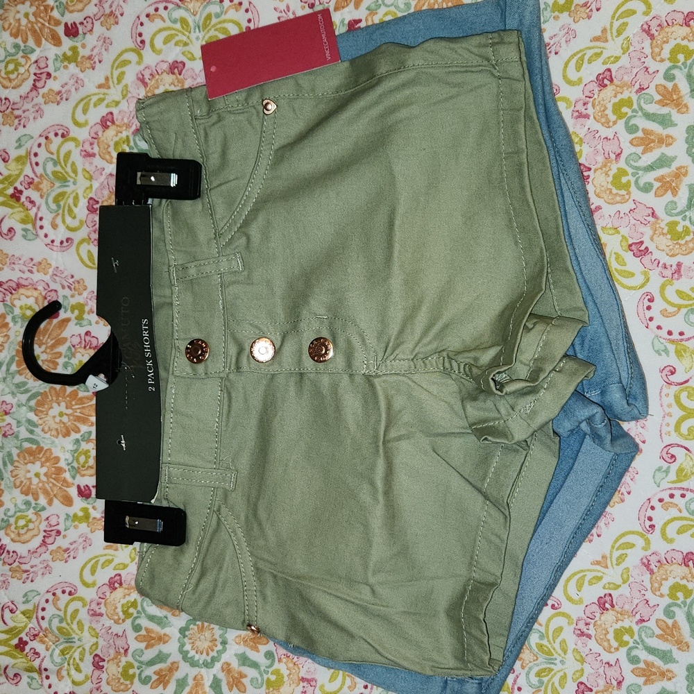 Vince Camuto shorts